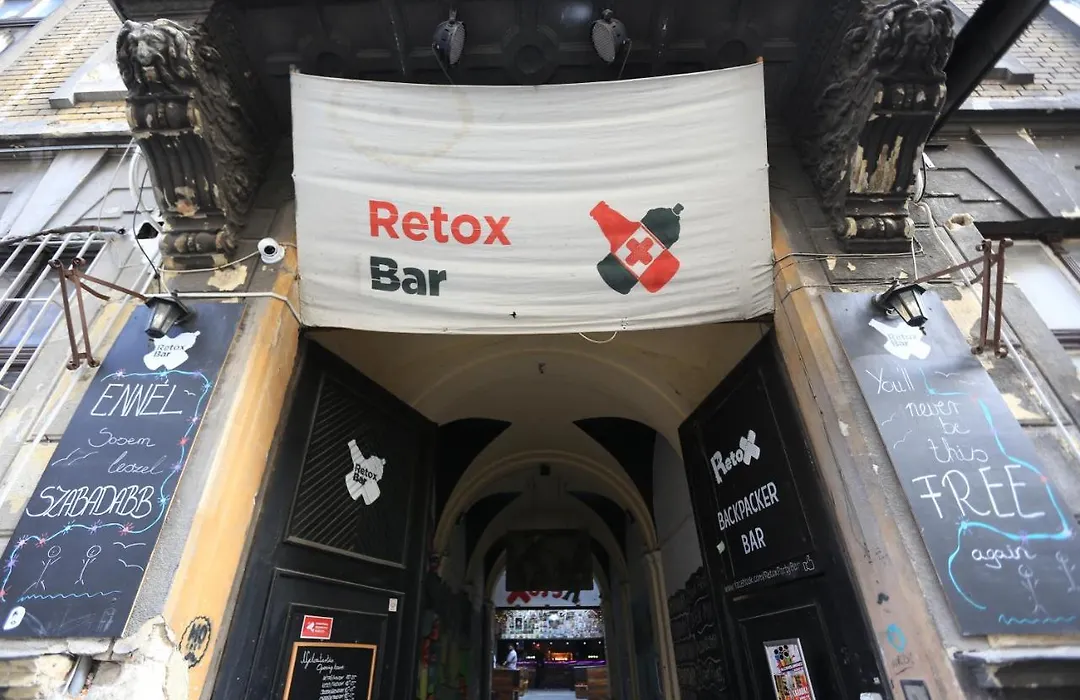 Retox Party Hostel-1