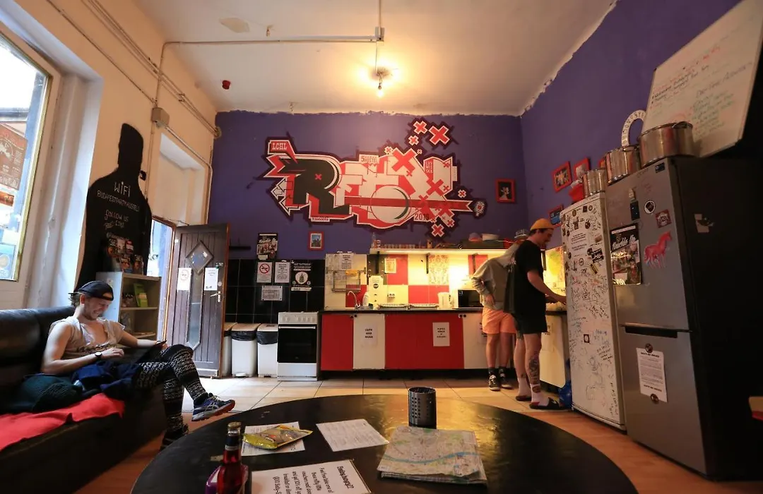 Retox Party Hostel-1
