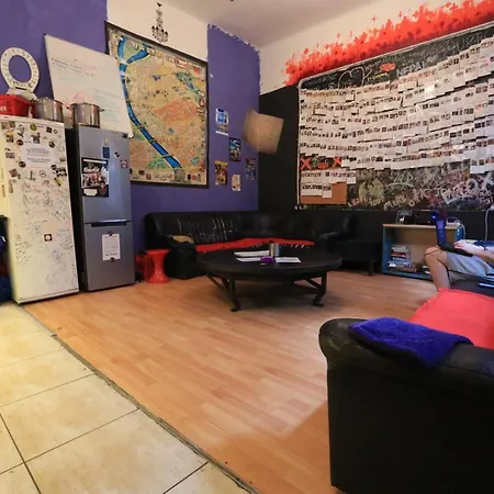 Retox Party Hostel-2